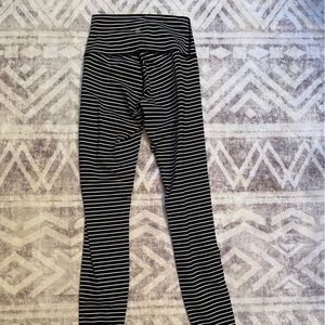 Lululemon wunder under full length leggings, black and white horizontal striped
